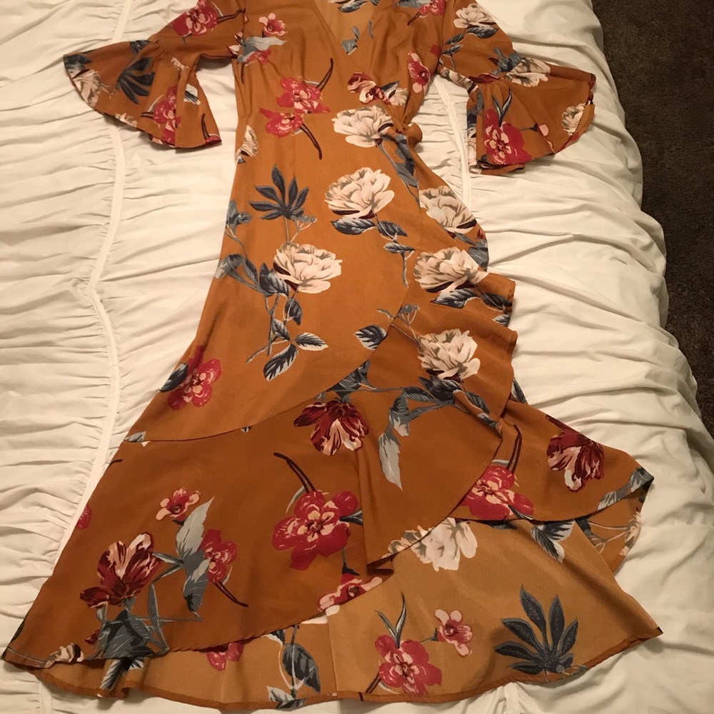 Lulu’s Mustard Yellow Floral Midi Wrap Dress NWOT - Picture 6 of 7